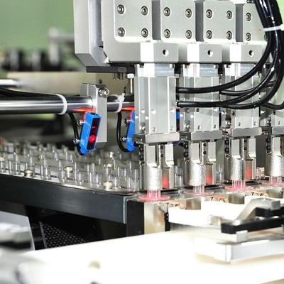 Metropolitana eliminabile meccanica di infusione che fa la linea di produzione dell'attrezzatura medica dalla macchina