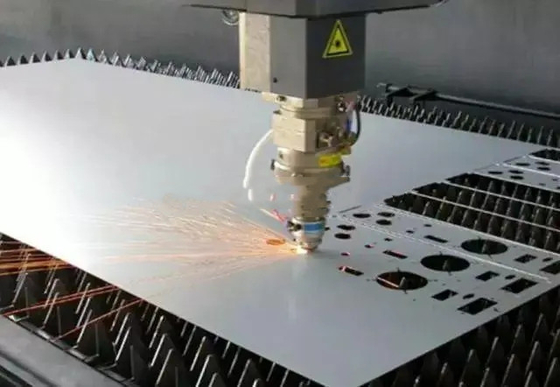 Tagliatrice orizzontale del laser della fibra di lunghezza d'onda 120m/Min ad alta velocità