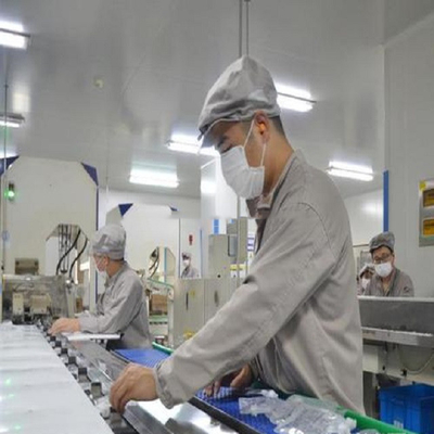 Linea di produzione di acqua salata di cloruro di sodio per uso medico Industria manifatturiera