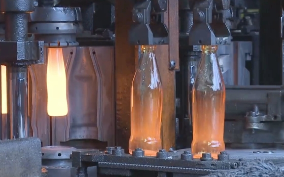 Impianto professionale di produzione di bottiglie di vetro con tecnologia avanzata
