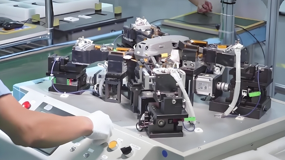 Apparecchiature per linee di produzione di veicoli aerei senza equipaggio